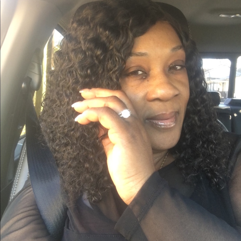 Meet your Posher, Angela